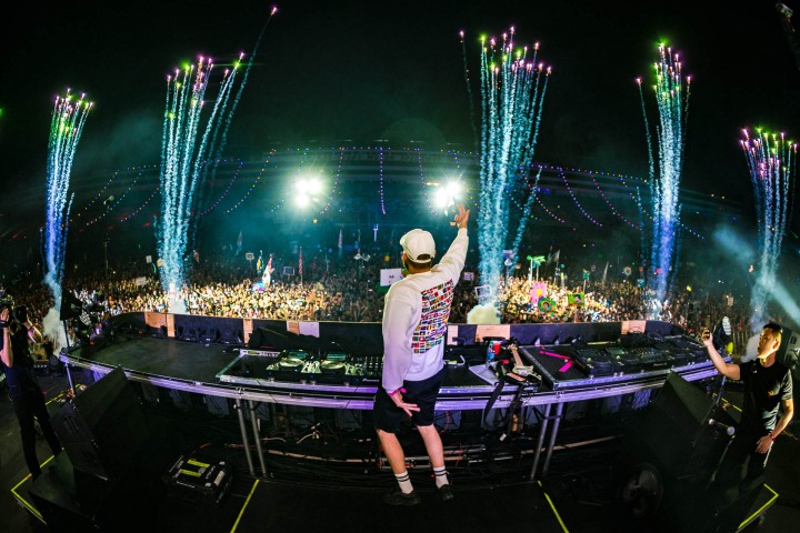 EDC, EDC LV, EDM, Music, Pyro, San Holo