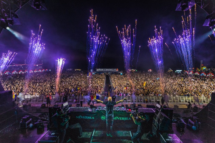 AGP Favorite, Armin Van Buuren, EDM, Music, Neversea, Pyro, AGP, Alex G Perez, www.AGPfoto.com