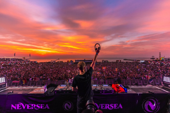 AGP Favorite, Armin Van Buuren, EDM, Music, Neversea, AGP, Alex G Perez, www.AGPfoto.com