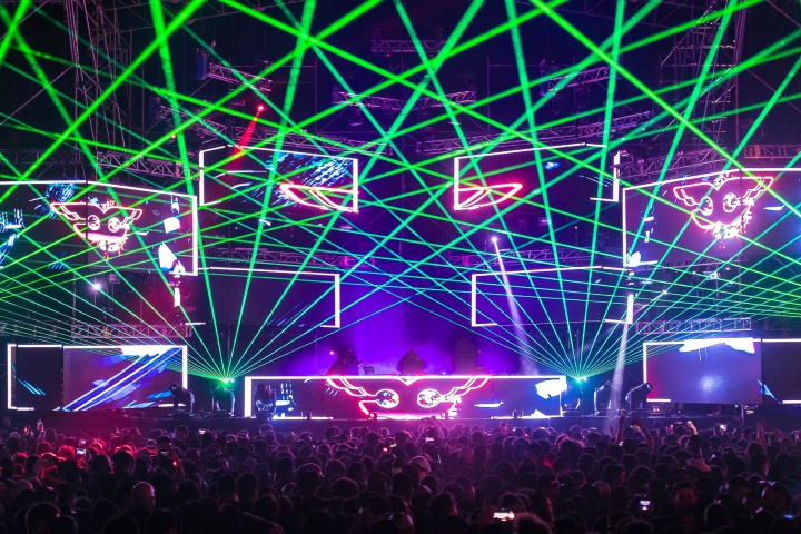 Carl Cox, Lazers, Music, Resistance, Resistance Santiago, Techno