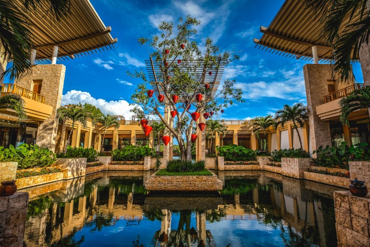 Commercial, Luxury Resort, Real Estate