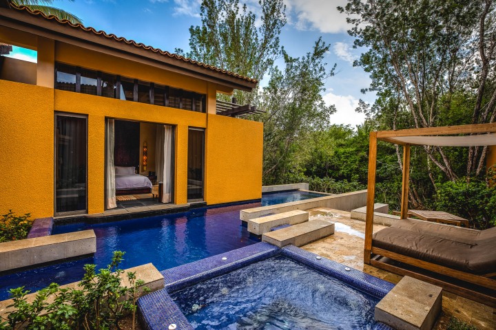 Commercial, Luxury Resort, Real Estate