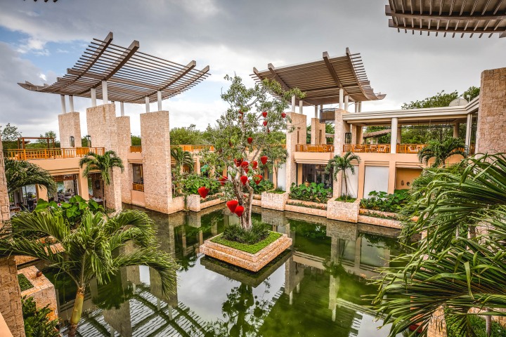 Commercial, Luxury Resort, Real Estate