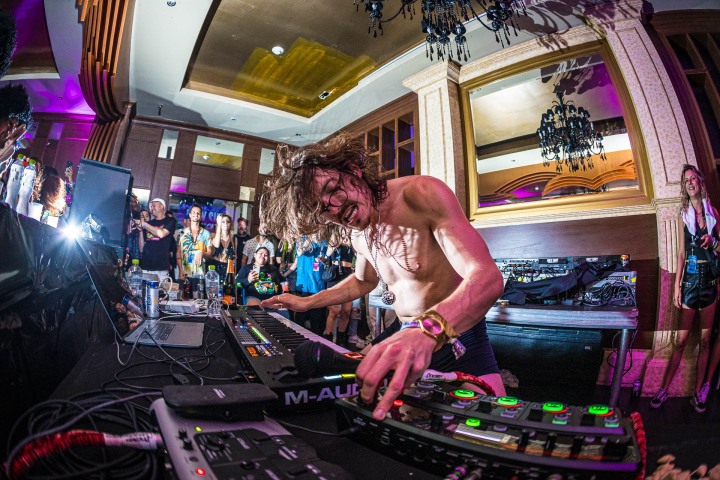 2021_1207_012613-6181_ALIVECOVERAGE