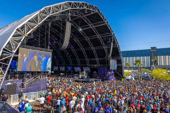 2022_0428_193910-6530_ALIVECOVERAGE