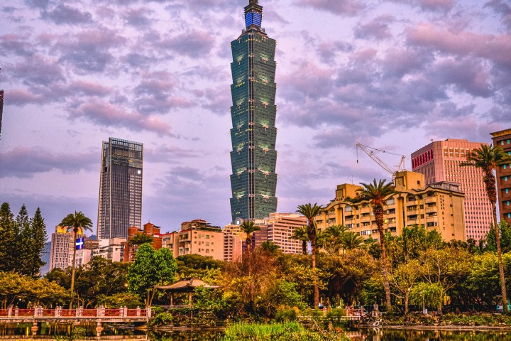 2023_0415_192402-8415_AGP_HDR