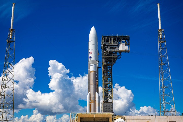 A United Launch Alliance Atlas 5 551 rocket launches 27 of Amazon’s Project Kuiper broadband internet satellites into low Earth orbit.