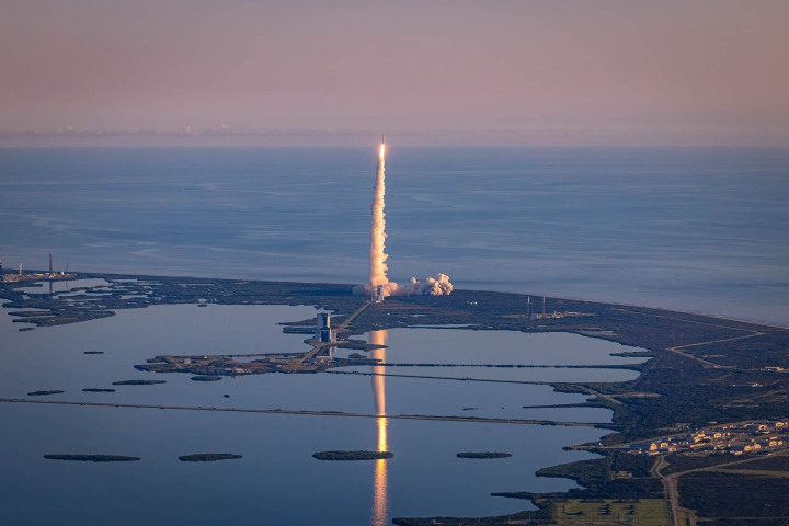 A United Launch Alliance Atlas 5 551 rocket launches 27 of Amazon’s Project Kuiper broadband internet satellites into low Earth orbit.