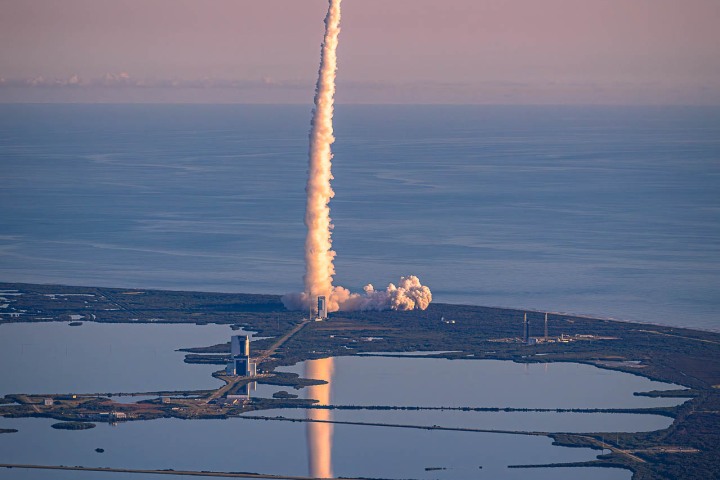 A United Launch Alliance Atlas 5 551 rocket launches 27 of Amazon’s Project Kuiper broadband internet satellites into low Earth orbit.
