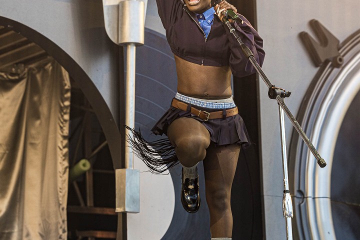 2025_0808_191010-5800_ALIVE
